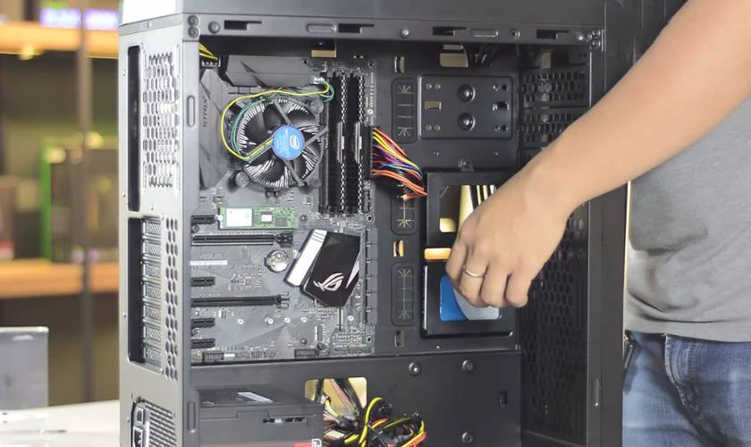 Tác dụng của lắp thêm ổ cứng cho PC theo hướng dẫn là gì?